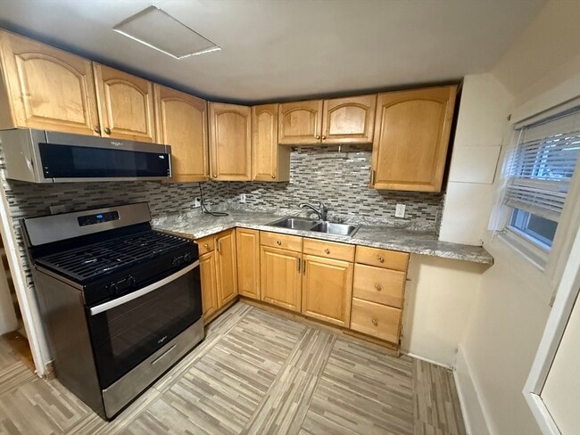 Building Photo - 1208 Morton St Unit 3