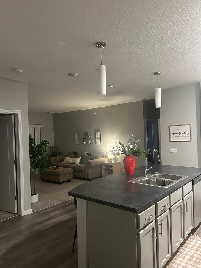 Photo - 1902 Miller Loop S