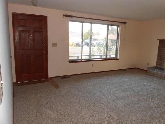 Photo - 2860 Willow Dr