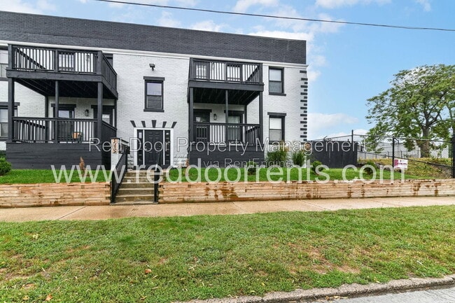 Photo - 1329 E Market St Unit 2