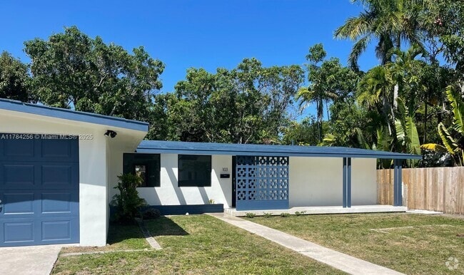 Building Photo - 103 SW 28th Rd Rental