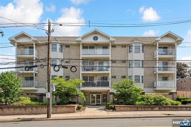 Building Photo - 420 Passaic St Unit 2H Rental