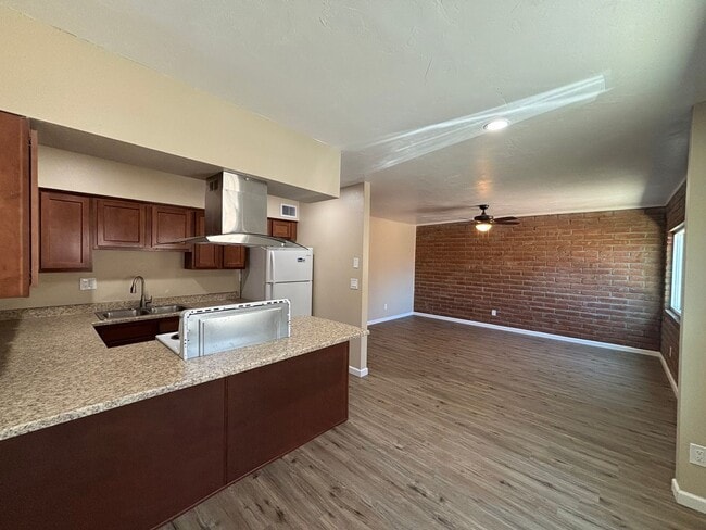 Photo - 3960 E Flower St