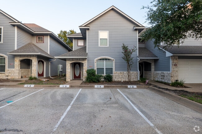 Building Photo - 1236 Canyon Creek Cir Rental
