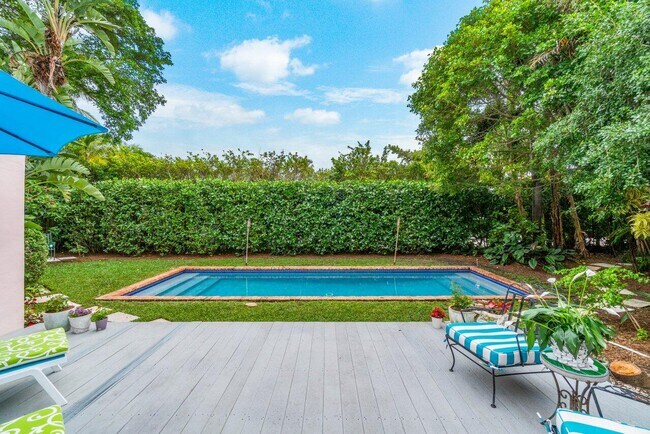 Photo - 210 Debra Ln