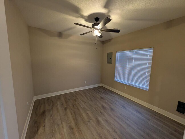 Photo - 5224 N Cypress Cir