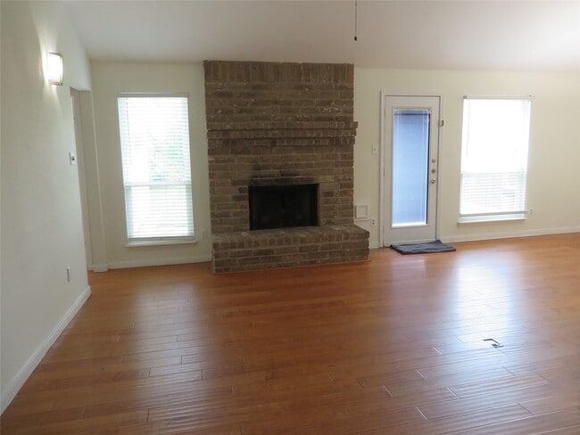 Photo - 2815 Old Fort Rd