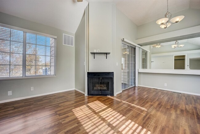 Photo - Crosspointe (1458)