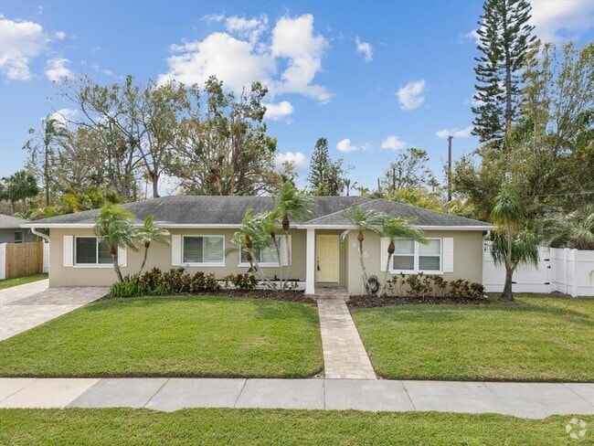 Building Photo - 605 Gardenia St Rental