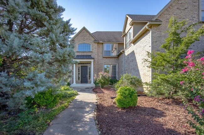 Photo - (5) Bed/(4.5) Bath + Study Avail NOW! Must-See Amenities!