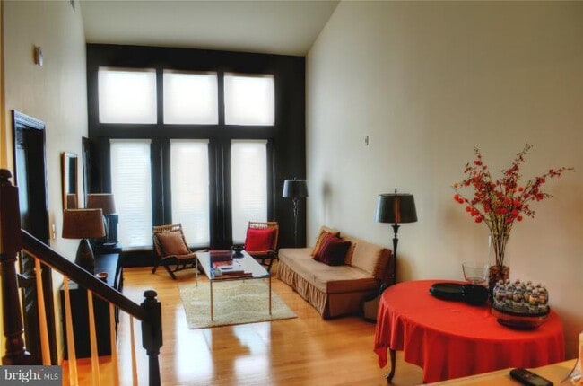 Exclusivo ático en la azotea - 12001 Market St Unidad 449