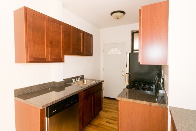Photo - 3714 N Fremont St Unidad W3