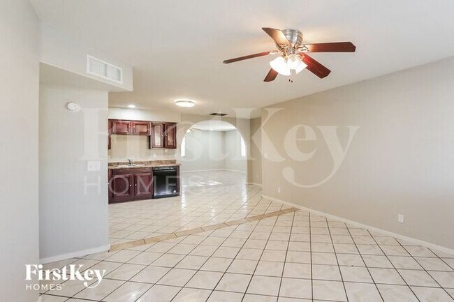 Photo - 8439 S 9th Pl