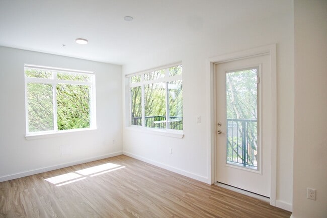 Building Photo - Modern 1-Bed w/Condo-Grade Finishes, Washe... Unit 206