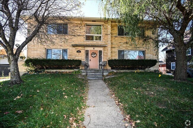 Building Photo - 2625 Robertson Ave Unit 2625 1 Rental