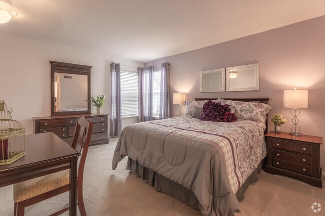 1BR,1BA,-720SF Townhome