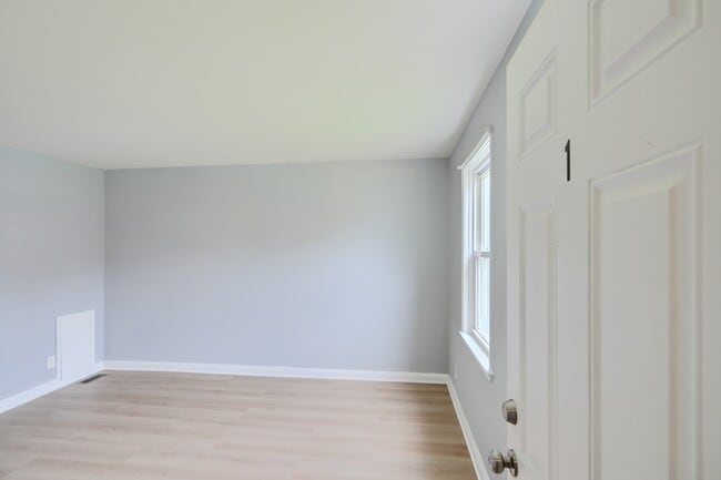 Photo - 2976 Cornwall Rd Unit 1