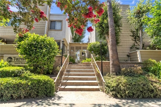 Building Photo - 18408 Hatteras St Unit 44