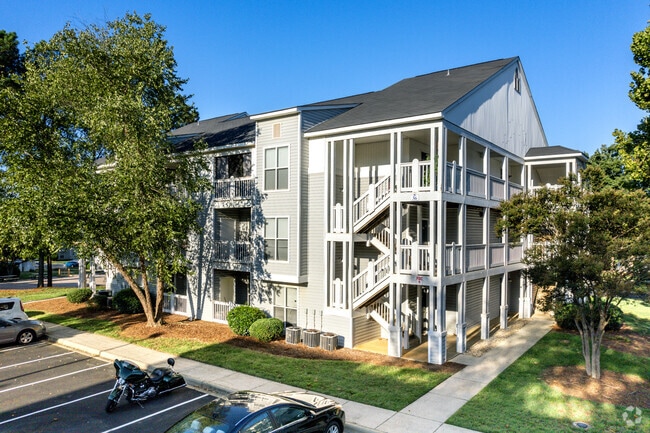 Hamiltons Bay Condominiums