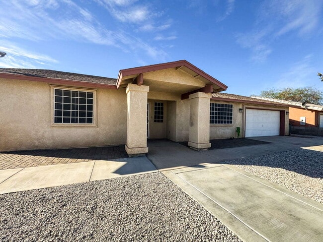 Photo - "Newly Renovated 4-Bedroom, 2 Bathroom Home in Yuma!"