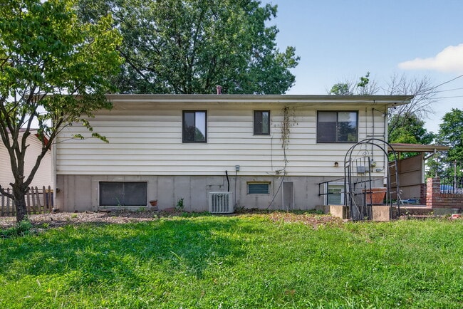 Photo - 1675 Central Pky