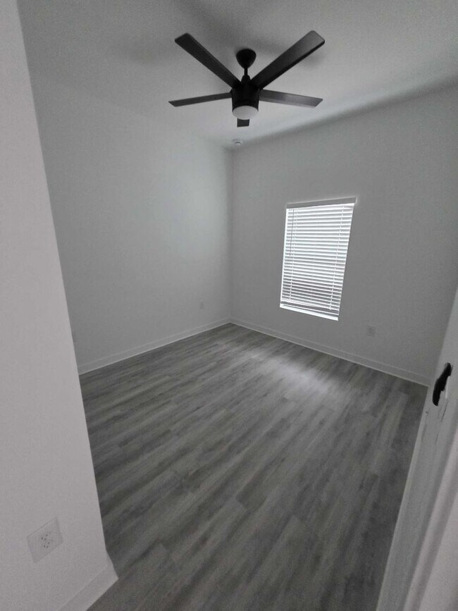 Photo - 9253 Agate St