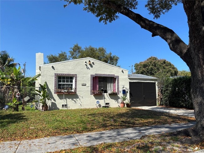 Building Photo - 521 NW 48th St