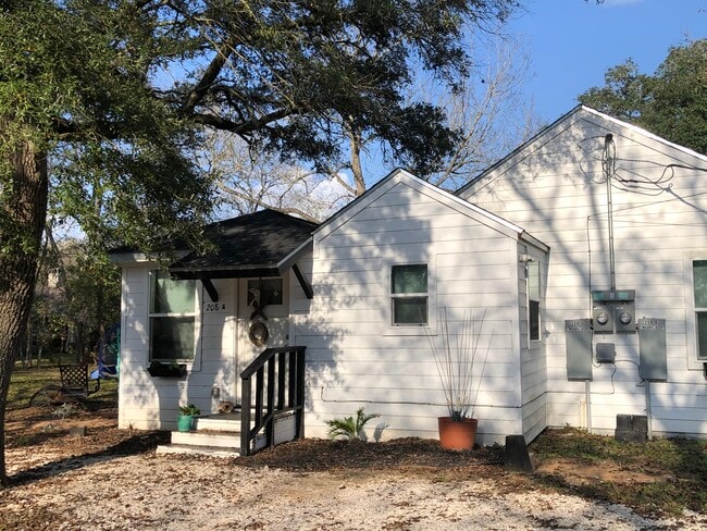 Photo - 208 E Magnolia St Unit Suite A