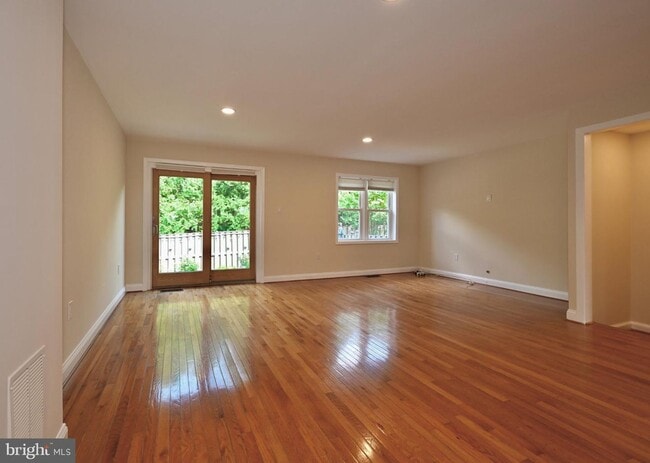 Photo - Discover an exquisite opportunity to lease a stunning end-of-row townhouse in the prestigious Bet...