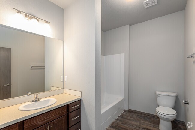 1BR, 1BA - 782SF