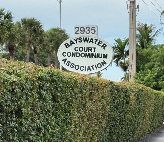 Building Photo - 2935 NE 163rd St Unit 3P