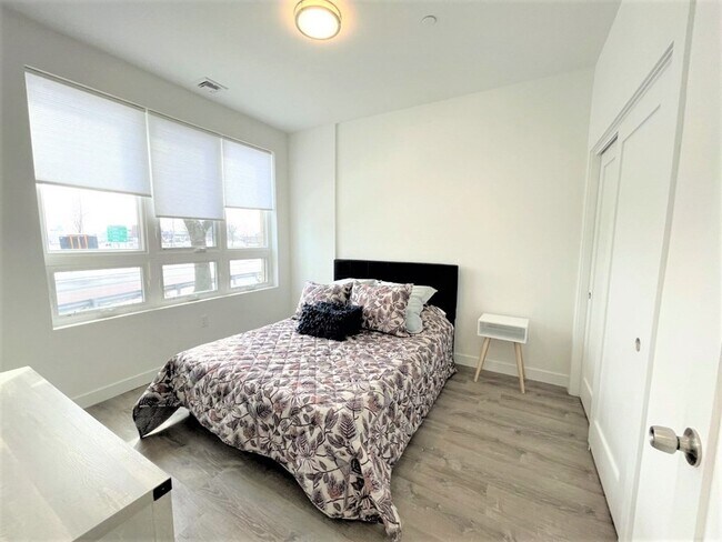 Photo - 302 Broadway-