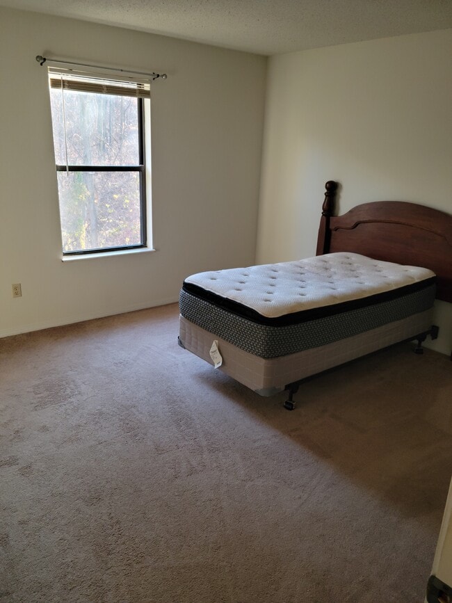 Photo - 632 Westwood Dr S Unidad D