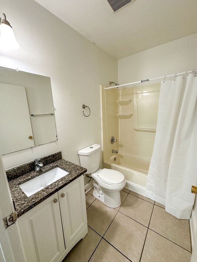 Photo - 613 Fuller Ave SE Unidad 102