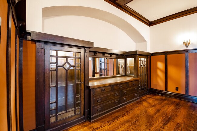 Photo - 2548 W Logan Blvd Unidad 2