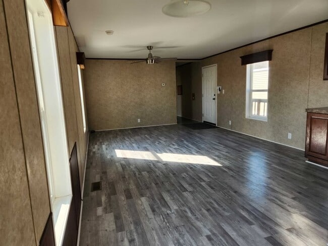 Photo - 3805 7th St NE