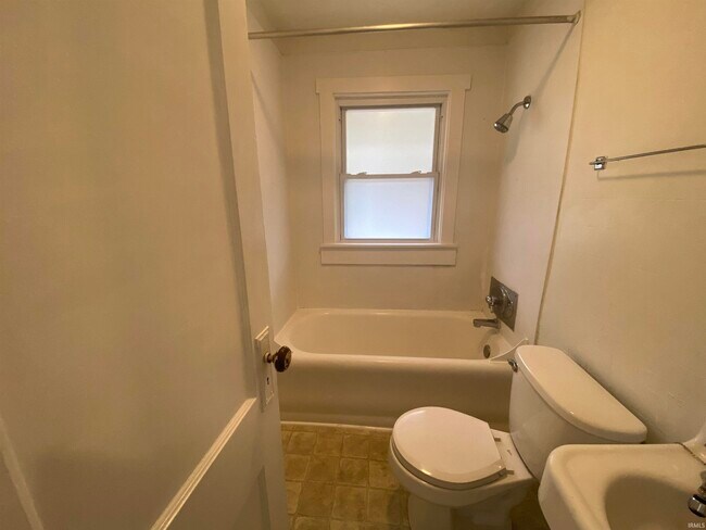 Photo - 1407 S Washington St