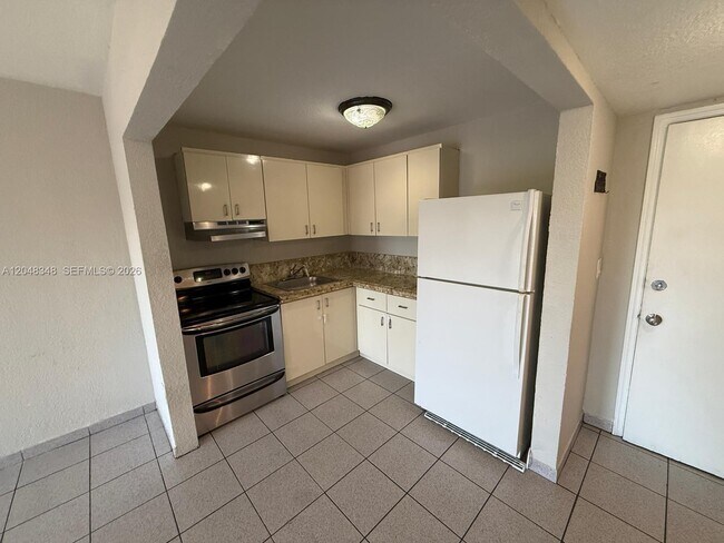 Photo - 17101 NW 57th Ave Unit 305