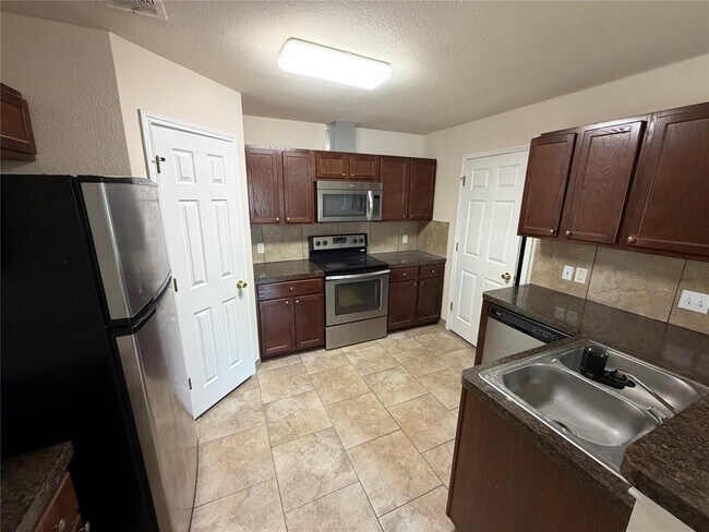 1003 Trail Driver Cove