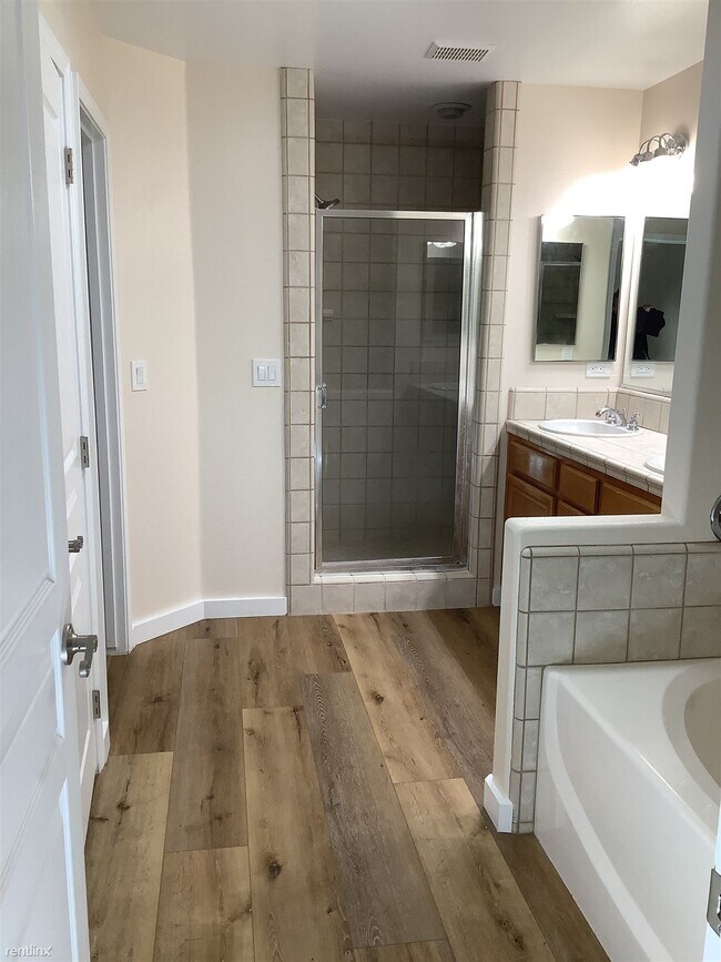 Photo - 3 br, 2.5 bath Townhome - 2339 Westbury Way