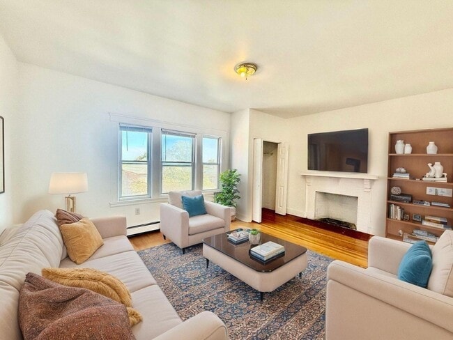 Building Photo - 62 Algonquin Rd