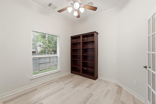Photo - 58 N Scribewood Cir