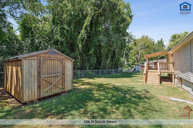 Photo - 106 N Smith St