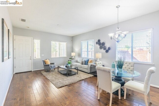 Photo - 1055 Meadow Brook Dr