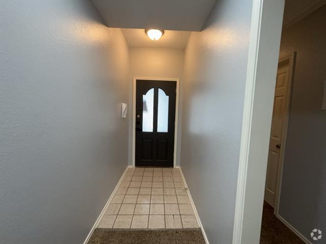 Building Photo - 818 Summit Dr Rental