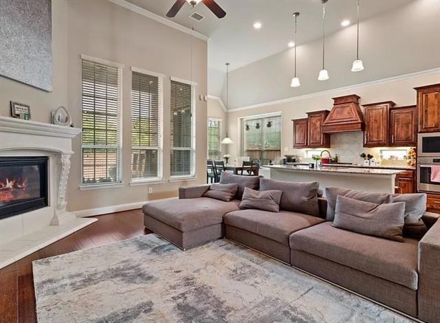 Photo - 800 Gray Hawk Ln House