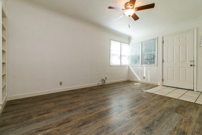 Photo - 121WDst Unit 121D