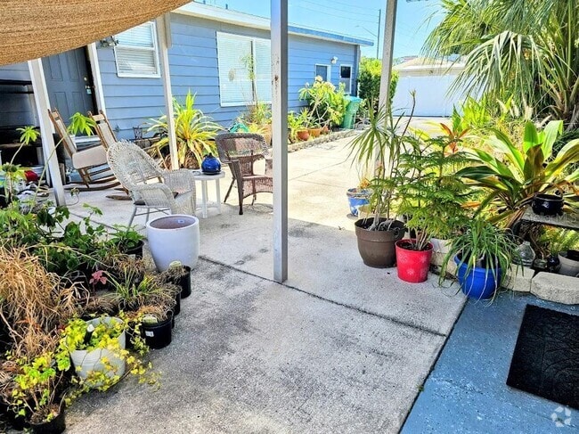 Building Photo - 10807 Ulmerton Rd Unit B Rental