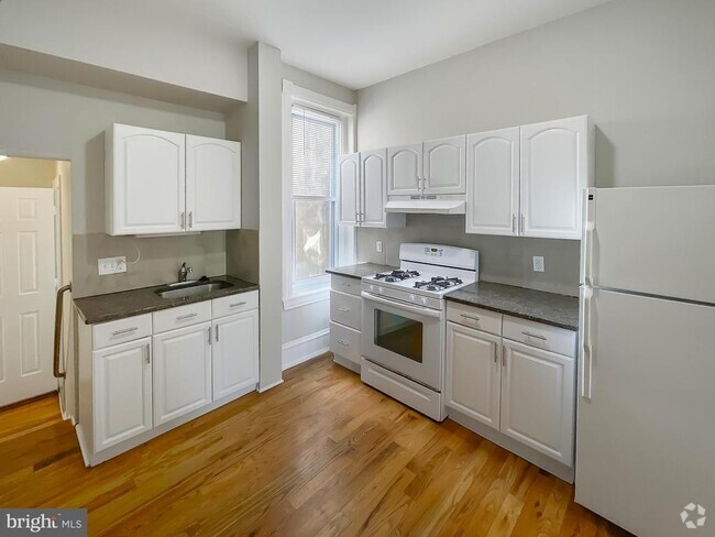 Building Photo - 637 N 32nd St Rental