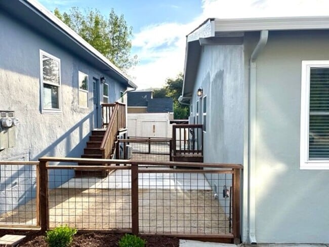 Photo - 1204 Willow St